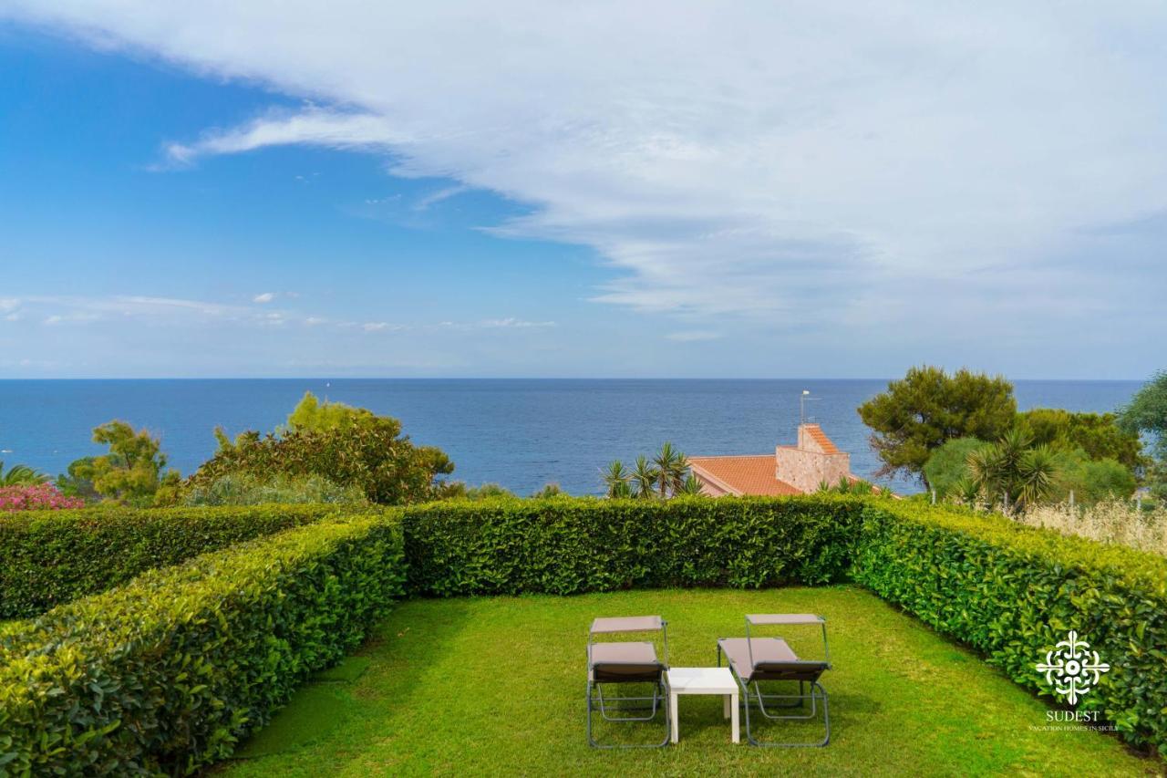 Villa Vittoria - Waterfront House Augusta Exteriör bild